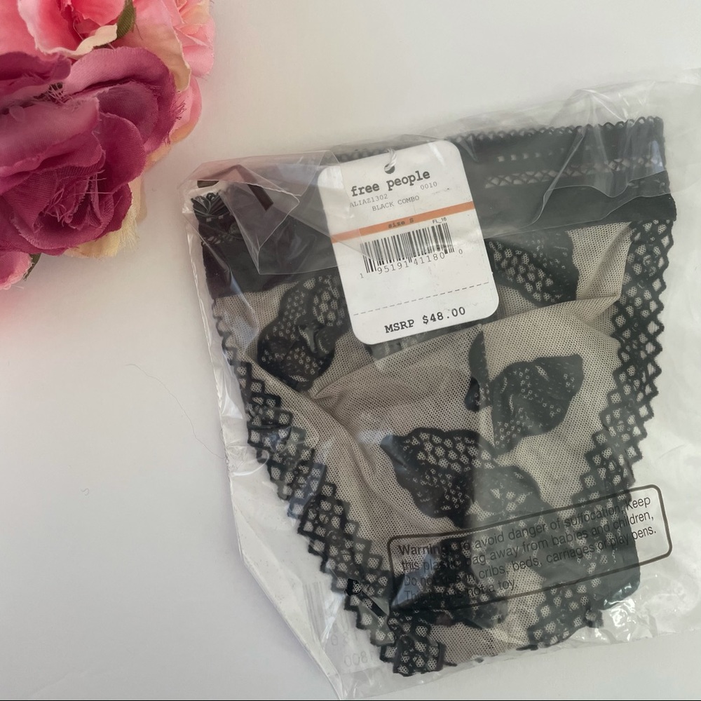 Free People Black Lace Floral Alia Bralette - Picture 3 of 3